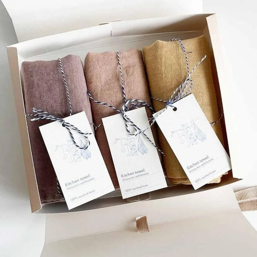 Produktbild: Geschenkbox mit 3 hochwertigen Geschirrtüchern aus 100% europäischen Leinen
