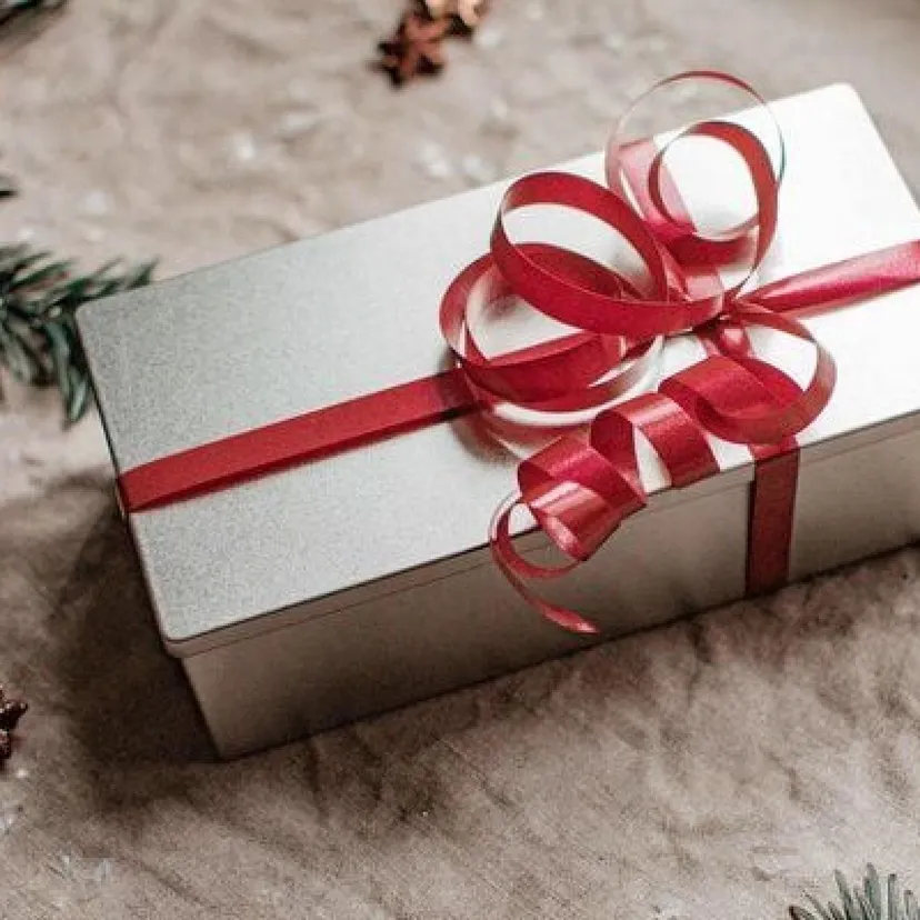 Produktbild: Elegante Geschenkdose aus Weißblech von Tindobo